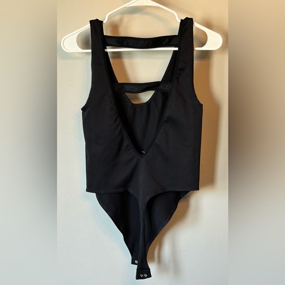 NWOT Anthropologie Valentina Sleeveless Bodysuit with Back Cut Outs - Picture 4 of 6